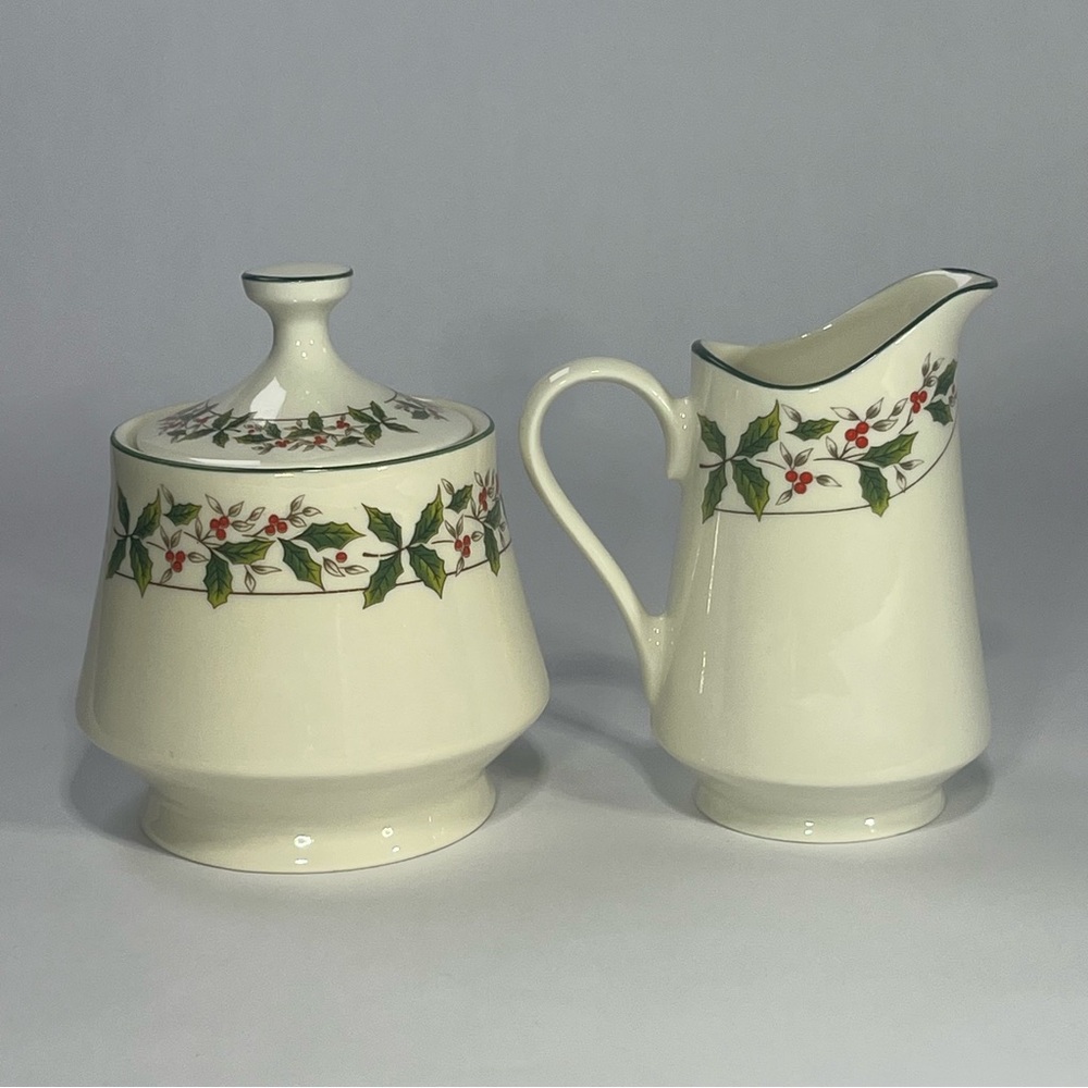Canterbury Holiday Elegance Holly Christmas Creamer & Sugar Set Gold Trim W/ Box